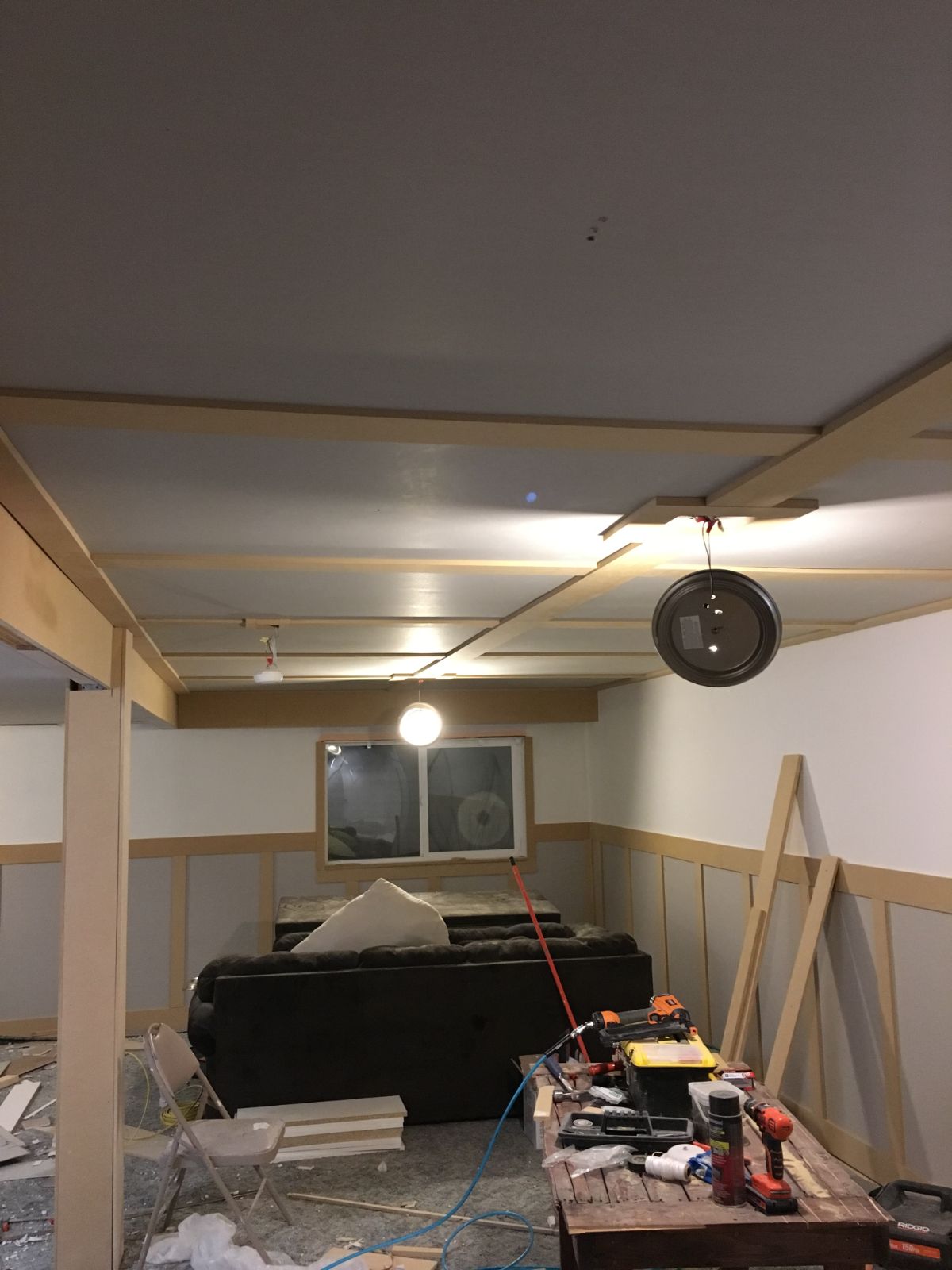 Ceiling wood up